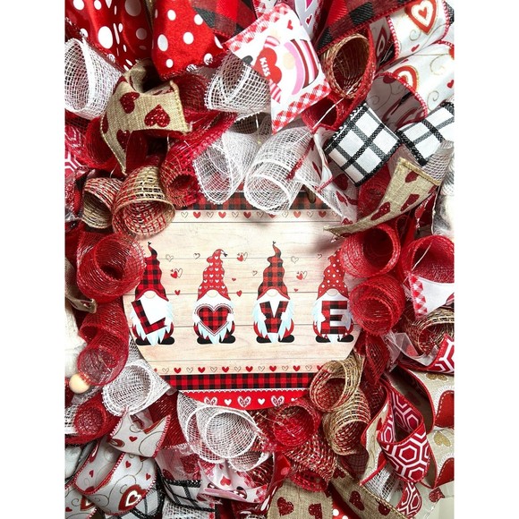Handmade Valentine’s Gnome LOVE Ribbon Prelit Wreath 22 ins LED W11 - Picture 4 of 12